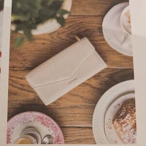 Jilly Box 2026 Matt & Nat Raye Vegan Wallet Cream, Off-white